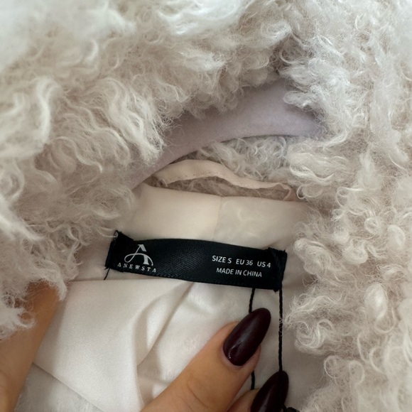 Women's Cozy Cream Teddy Jacket - Picture 4 of 8